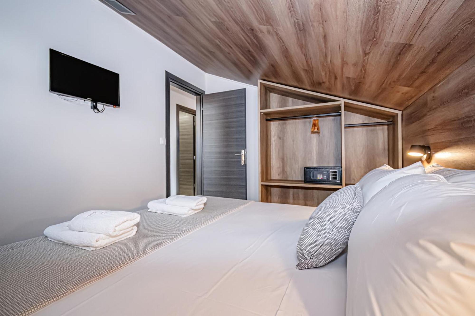 Aparthotel Evitel Luxury Living Hanioti Esterno foto